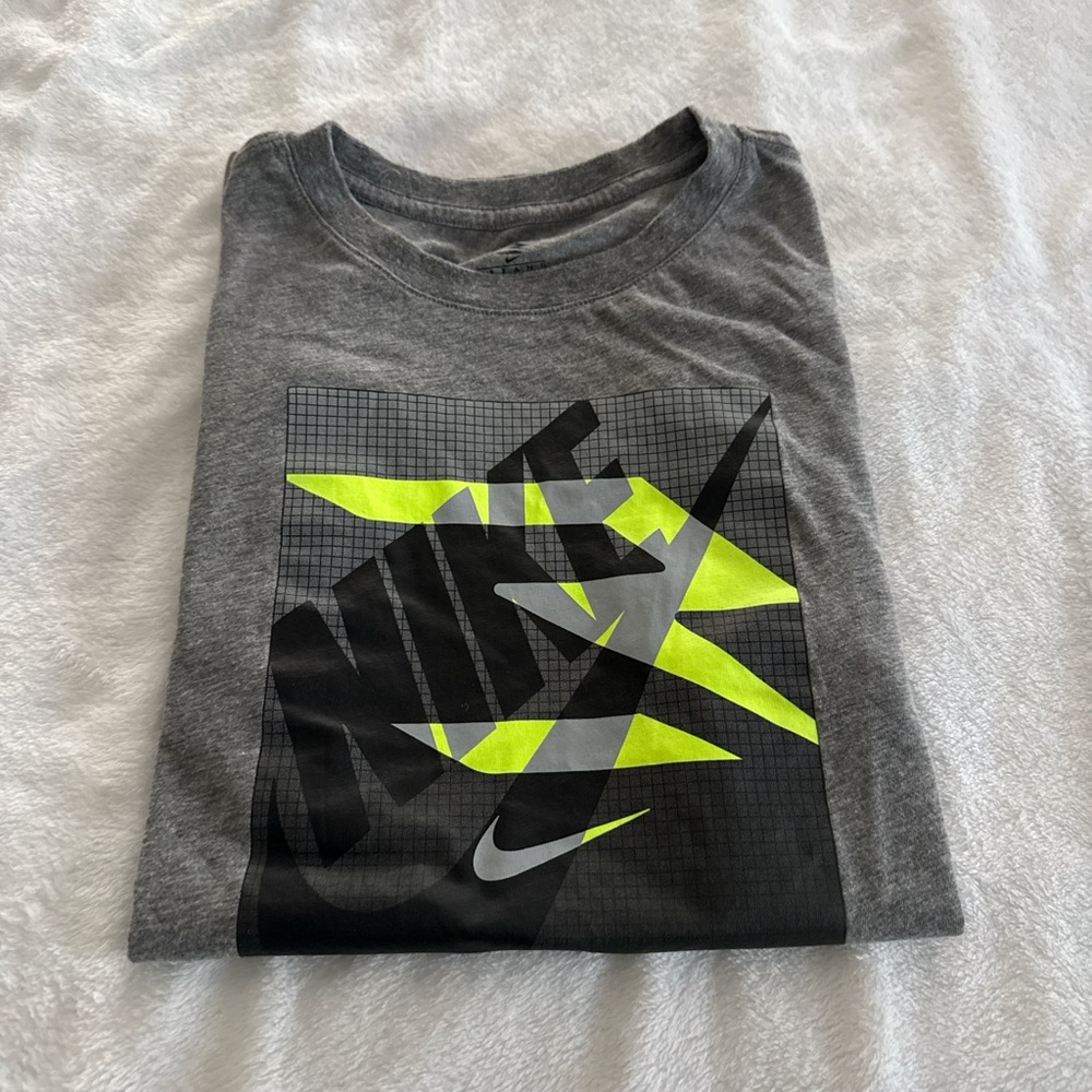 Nike Kids Gray Short-Sleeve Graphic Tee with Neon Yellow Accents